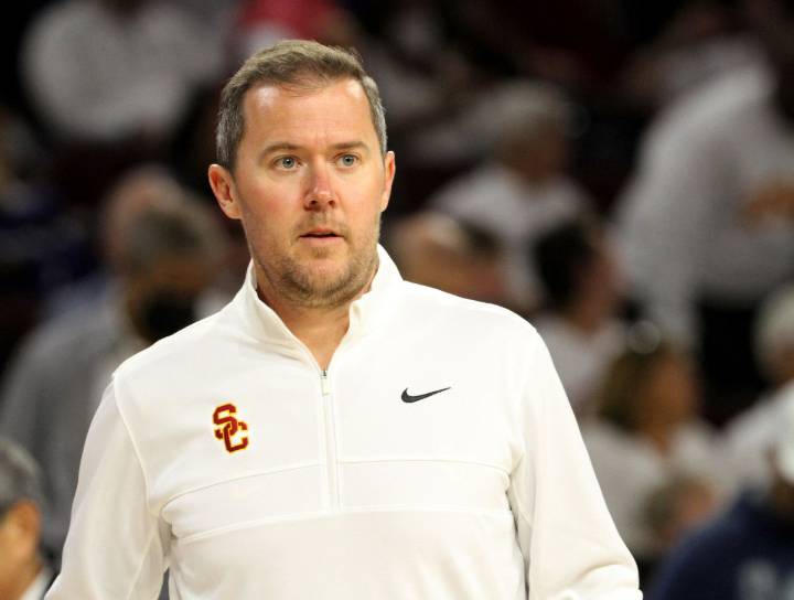 Lincoln Riley Confirms Tough Injury Blow for USC Before Northwestern Game USC and Lincoln Riley confirm an unfortunate player injury just before the heavyweight clash against Northwestern. Aman Joe 3 