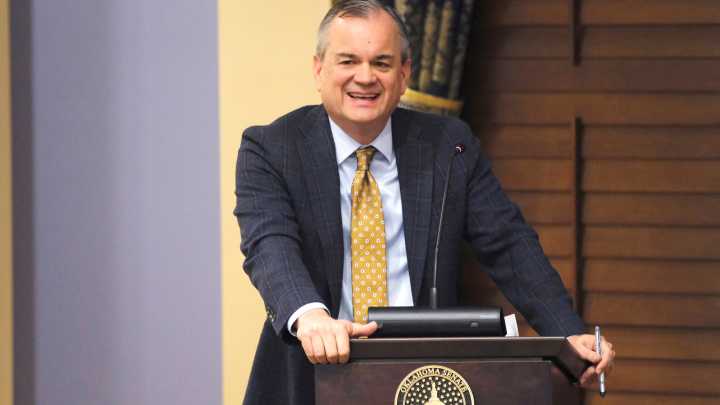 Most Oklahoma college graduates stay in state, report shows