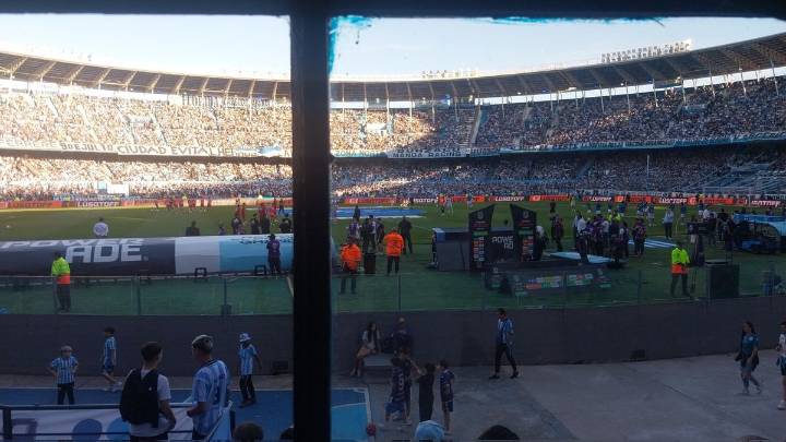 "Traicionera", el tema elegido en el Cilindro, en la previa de Racing vs. River: ¿dedicado?
