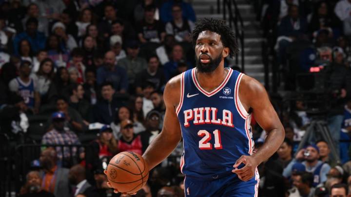 76ers' Joel Embiid out vs. Celtics with right knee soreness