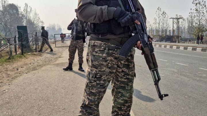 J-K police seek Interpol Red Notice for Kashmiri doctor