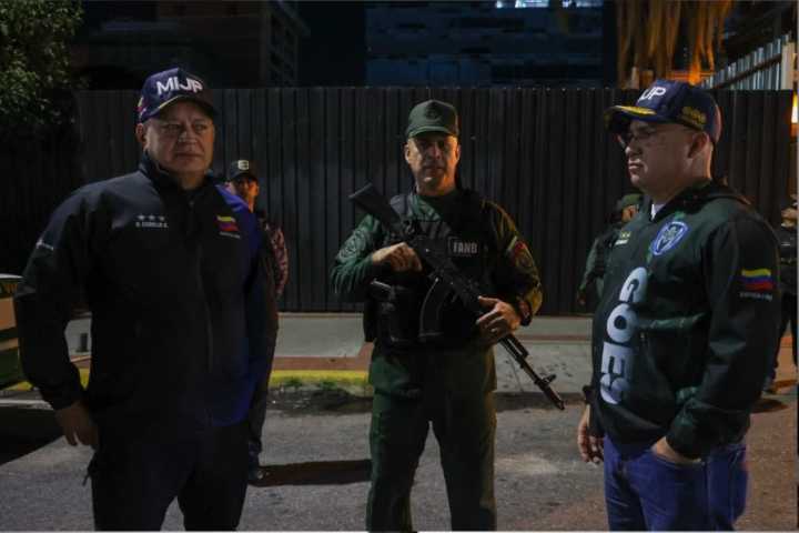 Cabello supervisa despliegue de seguridad mientras crece tensión por decisión de Trump