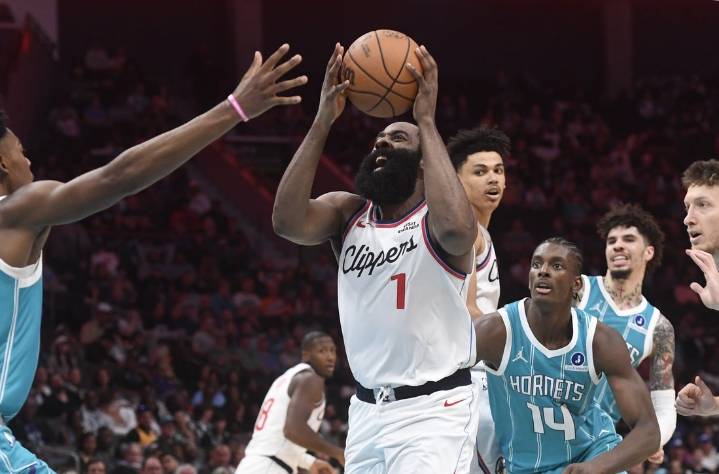 Deadspin | NBA roundup: James Harden scores Clippers-record 55 in win