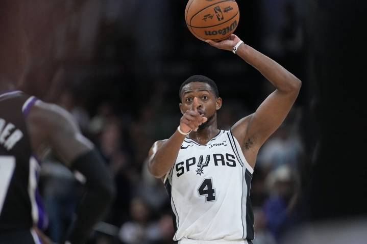 Fox’s season-high 28 points leads Spurs past Kings, 123-110, as Wembanyama sits out with calf injury – Winnipeg Free Press