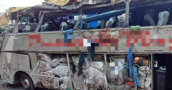 Van 16 muertos y 16 heridos: así quedó el bus tras chocar con unas rocas y volcarse en Brasil
