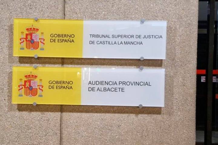 El TSJ quiere cambiar la cartelería puesta por el Gobierno