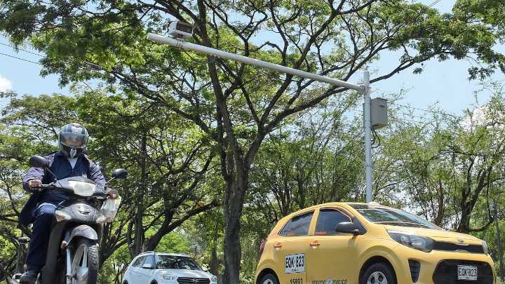 Cali avanza en la instalación de nuevas cámaras de fotodetección: 30 equipos entran en operación; estos son los detalles