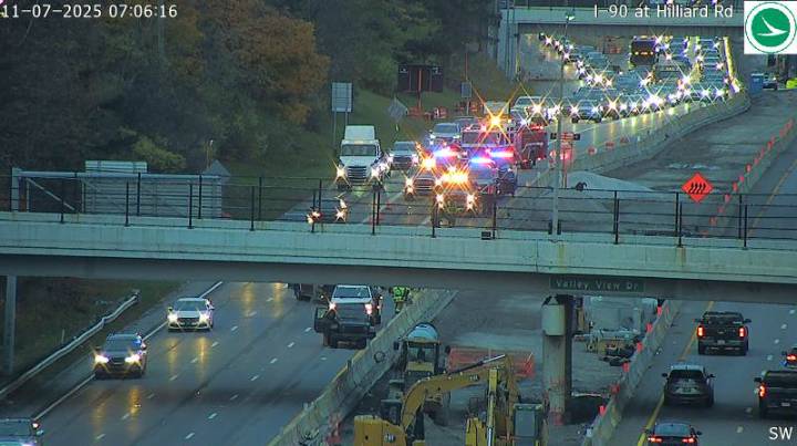 TRAFFIC ALERT: Crash blocking lanes of I