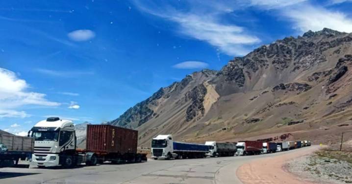 Fuerte viento obliga cierre preventivo de Paso Jama para la carga