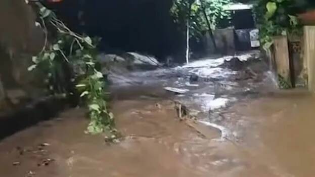 Water tank with storage capacity of 1.4 crore liters collapses in Kochi