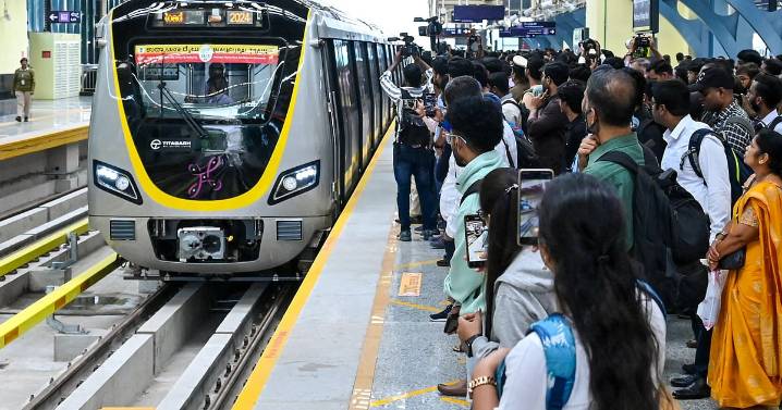 Namma metro service disrupted as passengers block train