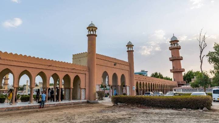 Al menos cuatro muertos y 11 heridos tras explosión en fábrica de pirotecnia en Pakistán