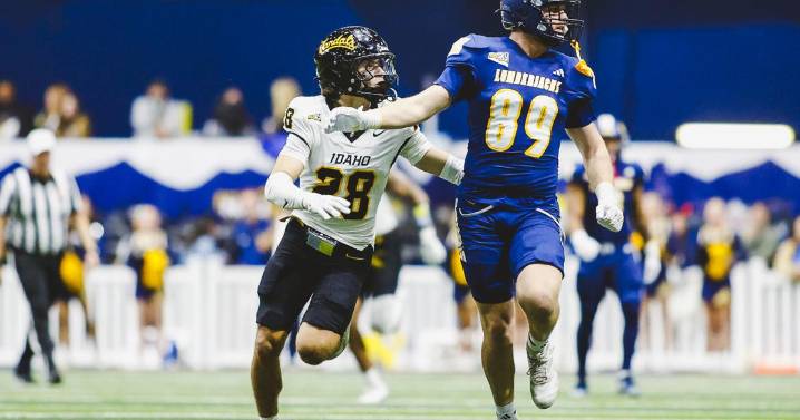 NAU football loses Halloween night matchup to Idaho in overtime