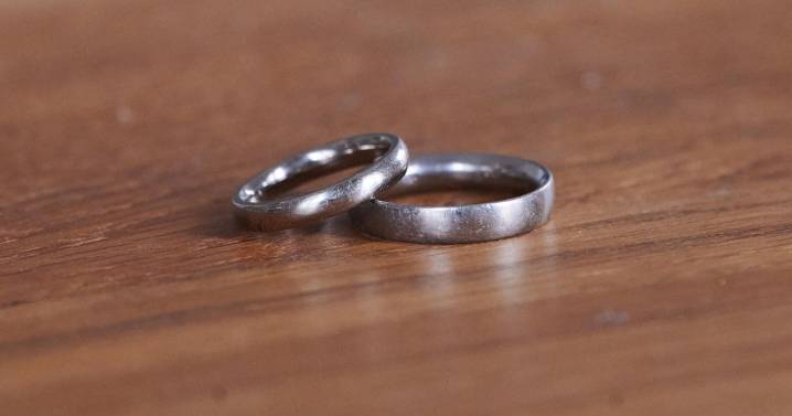 Former Ohio county jail draws couples for Halloween weddings