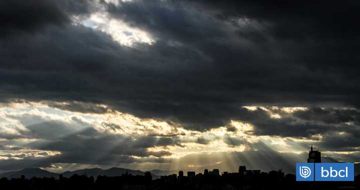 Senapred emite aviso por nubes convectivas con características "tornádicas" en Región del Bío Bío
