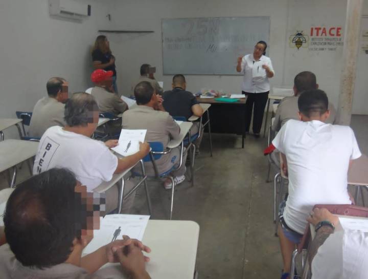 Participan PPLS del CEDES Nuevo Laredo en ejercicio de reflexión sobre el 25N