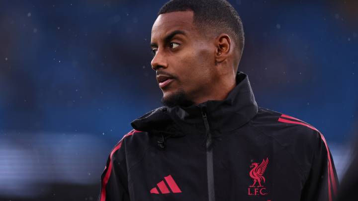 'Frustrated' Alexander Isak opens up on injury struggles amid difficult start to life at Liverpool