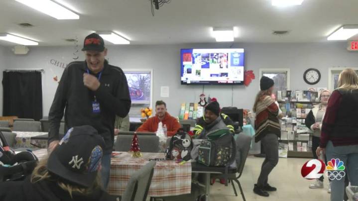 Local community resource center hosts Thanksgiving dinner