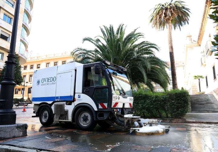 Oviedo apaga las fuentes y reduce los baldeos ante una «situación crítica» por la sequía