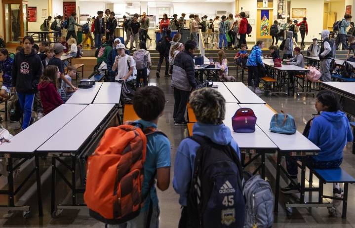 Seattle Public Schools floats new districtwide cellphone policy