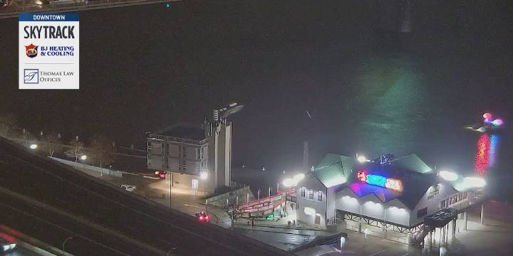 Emergency crews attempt water rescue after reports of car driving into Ohio River downtown