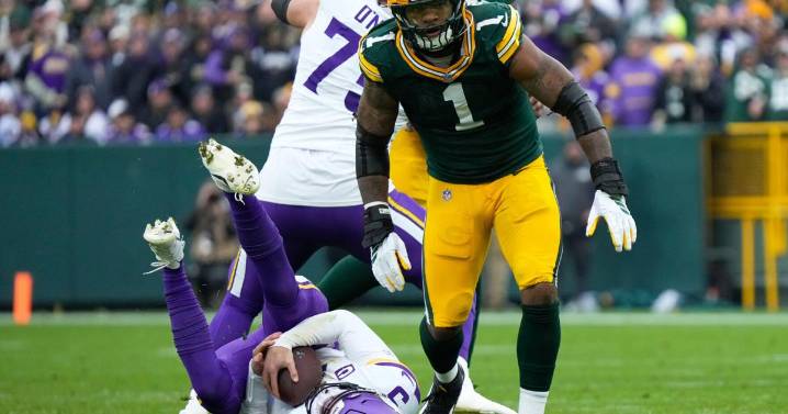Vikings put McCarthy in concussion protocol, after struggling QB reports postgame symptoms