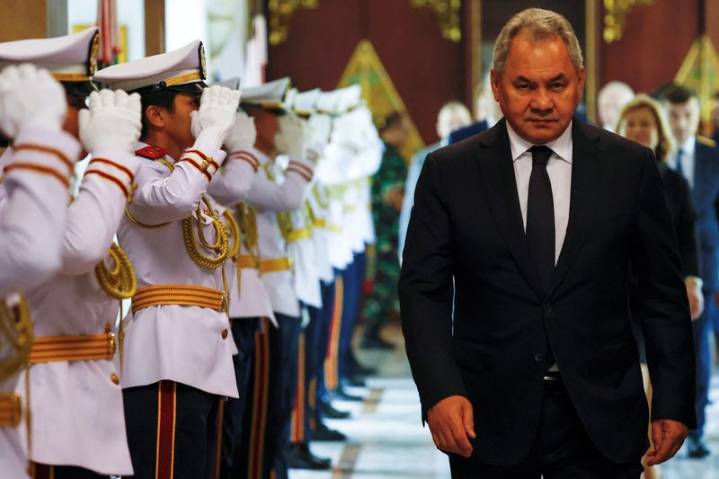 Shoigu leads large Russian delegation to Egypt for military talks, RIA reports