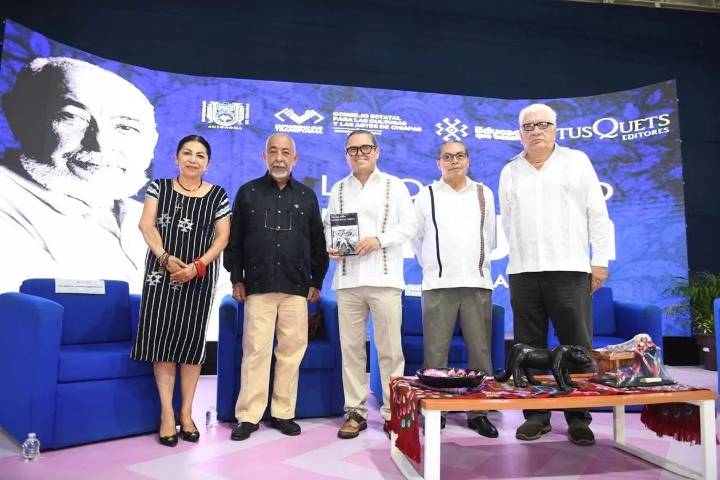 PRESENTA Leonardo Padura su obra “Morir en la arena” en la UNACH