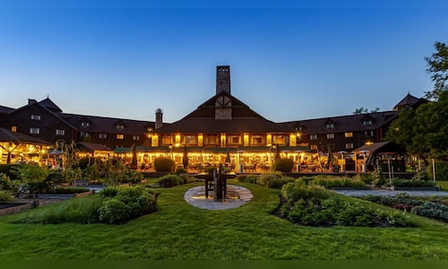 Canada's iconic Fairmont Le Chateau Montebello hotel to be put up for sale