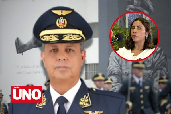 Ministra de Desarrollo Social se gradúa como Capitán de Reserva del Ejército tras seis años de formación