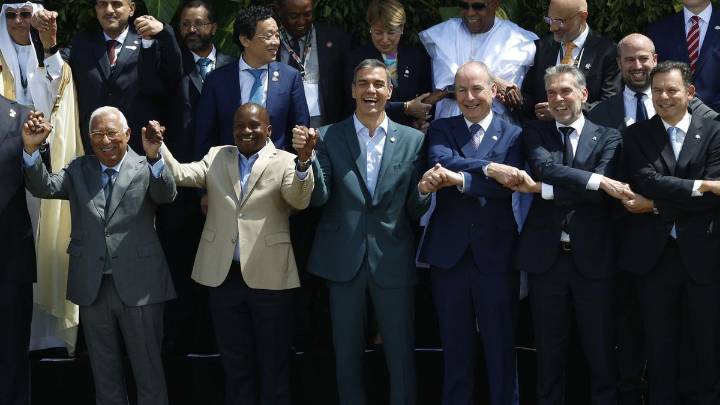 Sánchez afirma que España está trabajando en nuevos impuestos a los jets privados: "Quien más contamina debe pagar, es lo justo"