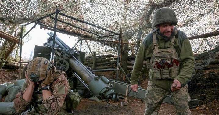 Fighting intensifies around key town in Ukraine amid fresh attacks on Russian energy