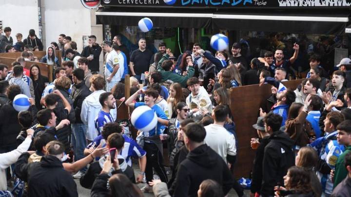 Deportivo - Cultural | Riazor disfruta de un día inmejorable y en compañía en la fiesta de las peñas