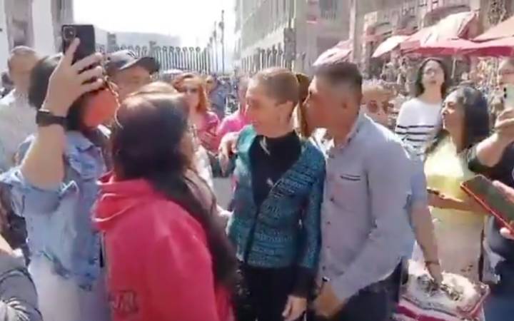 Sheinbaum es acosada por un hombre cerca de Palacio Nacional