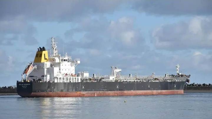 Piratas que intentaron asaltar un atunero español abordaron un mercante maltés