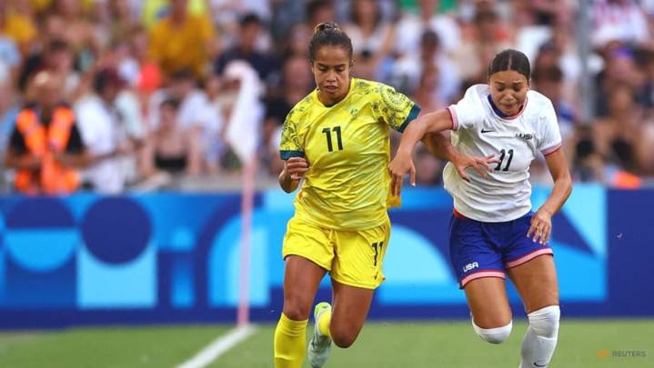 Australia coach hails Fowler's courage after revealing mental health battle