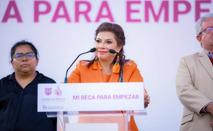 Clara Brugada encabeza entrega de 43 mil apoyos de "Mi Beca para Empezar en CDMX"