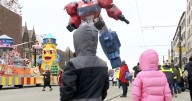 'A tradition.' Families gather to enjoy Detroit's Thanksgiving Day parade