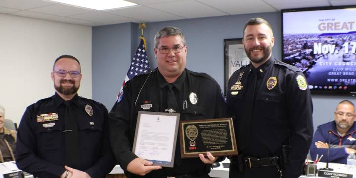 Great Bend Officer awarded Bronze Wreath of Valor for heroic actions at Towne East Mall shooting