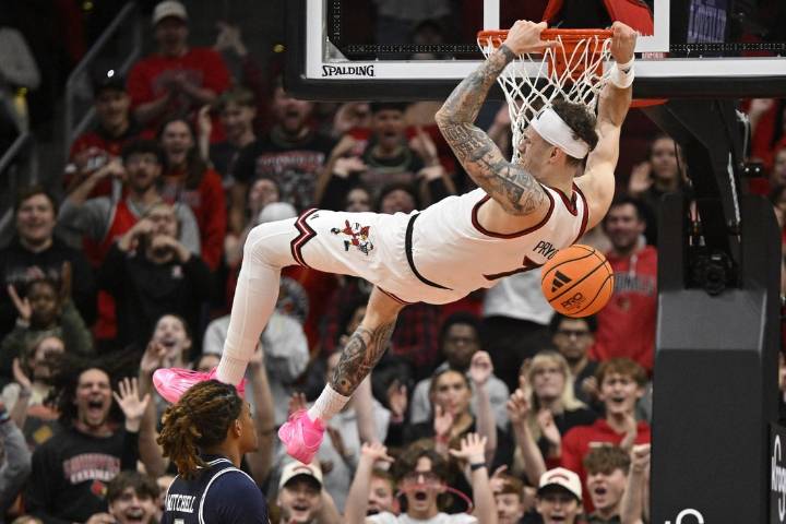 Deadspin | No. 11 Louisville routs Jackson State ahead of Kentucky clash
