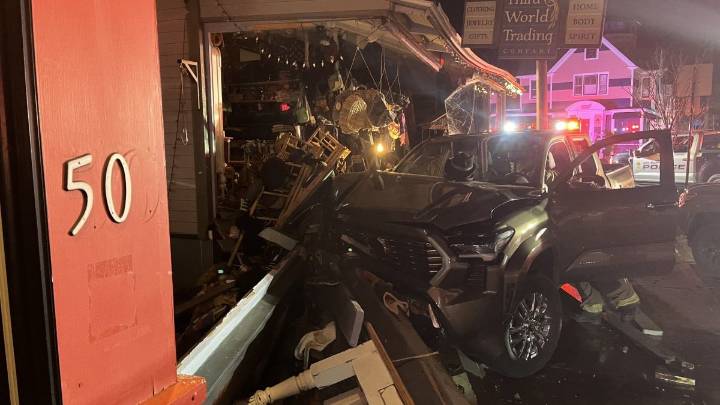 Oak Bluffs driver accused of drunkenly slamming into Third World Trading Co.