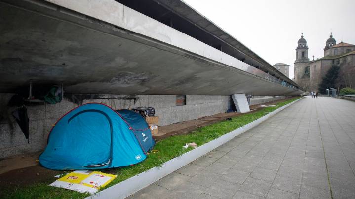 Galicia frena la exclusión, pero la precariedad se dispara