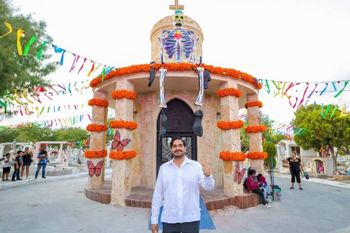Visitó Carlos Peña Ortiz panteón municipal Sagrado Corazón