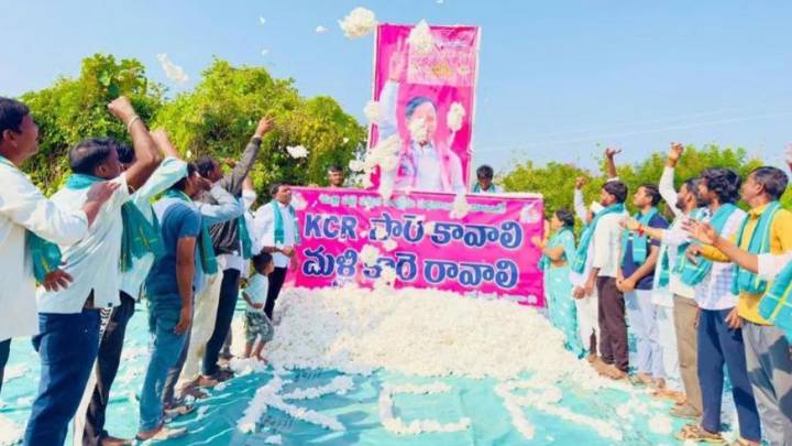 Farmers perform abhishekam to KCR in Adilabad