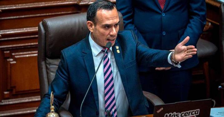 'Si se tiene que entrar a Embajada mexicana, se hará': Presidente interino de Perú