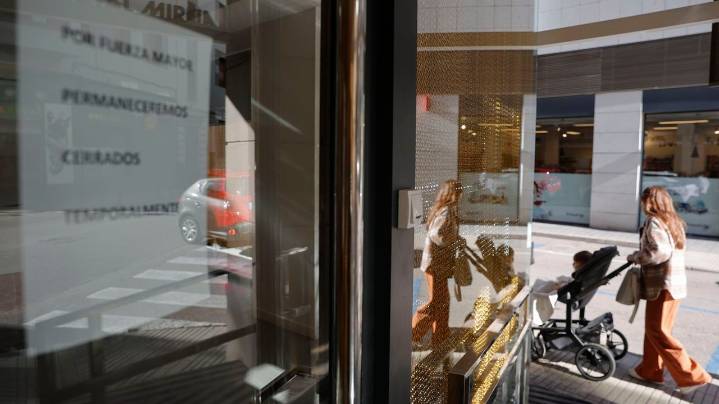 Sanidad se reúne con el anestesista de la clínica dental de Valencia tras el fallecimiento de una de las niñas a las que trató