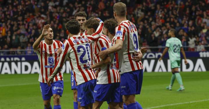 El Atlético se venga de su bestia negra y sigue intratable ante su gente