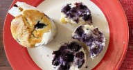 Muffins húmedos de limón, arándanos y crema:  una receta infalible