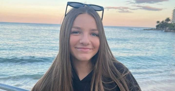 Teen influencers weigh in on social media ban for under