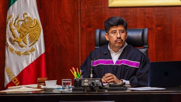 "Deben conducirse en términos institucionales", dice Hugo Aguilar tras daños a la Corte en marcha de la "Generación Z"